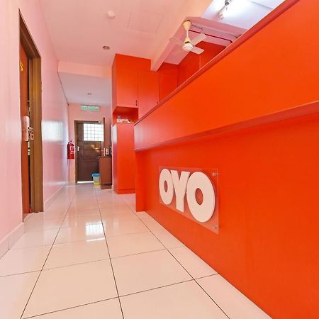 Oyo 575 Hotel Dns Іпох Екстер'єр фото