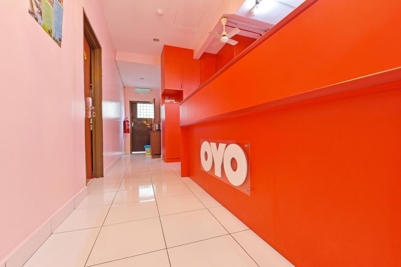 Oyo 575 Hotel Dns Іпох Екстер'єр фото